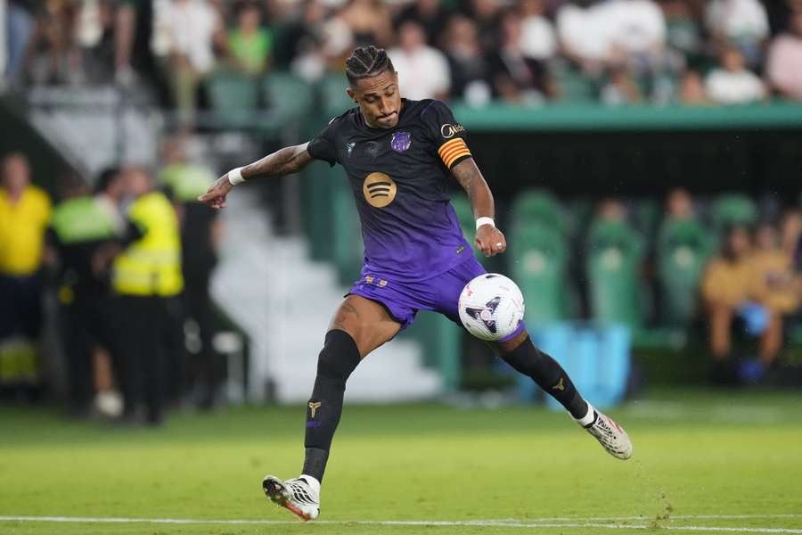 Raphinha sigue siendo el jefe: capitán y clave en el triunfo culé ante el Elche Raphinha sigue siendo el jefe: capitán y clave en el triunfo culé ante el Elche