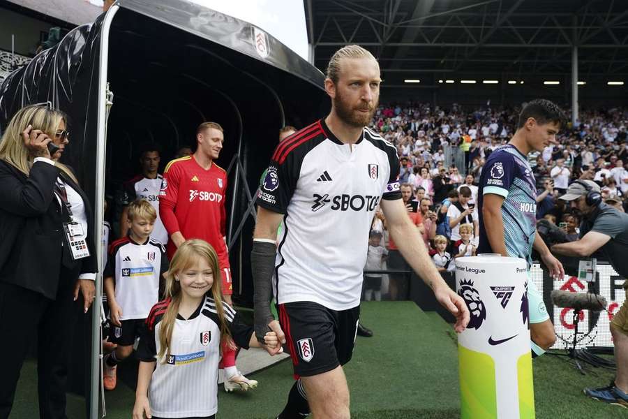 Tim Ream continua no Fulham