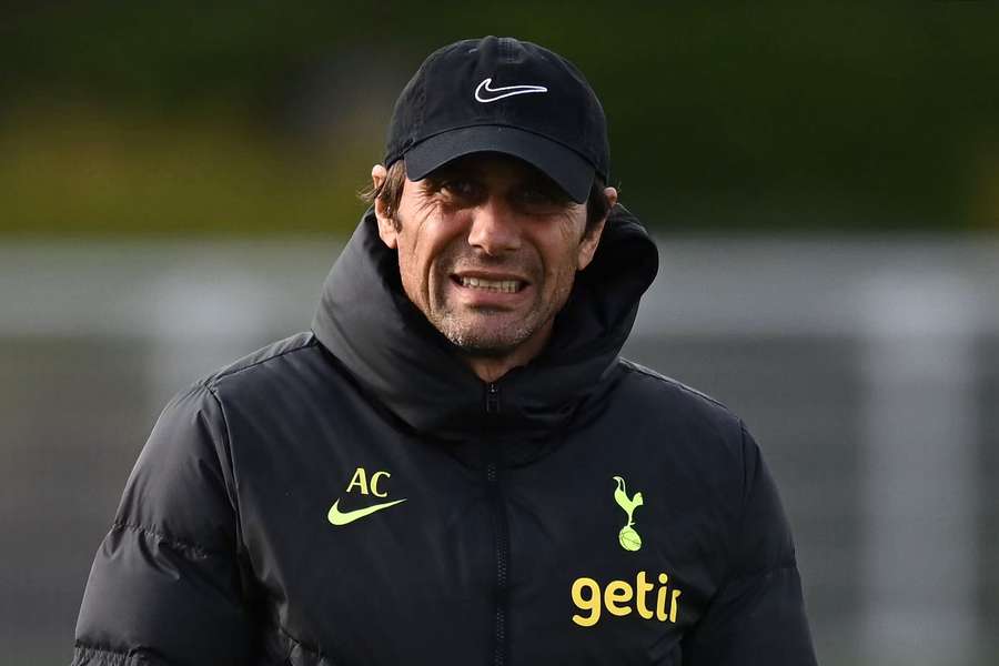 Antonio Conte disse que faria melhor trabalho que o VAR do Tottenham-Sporting