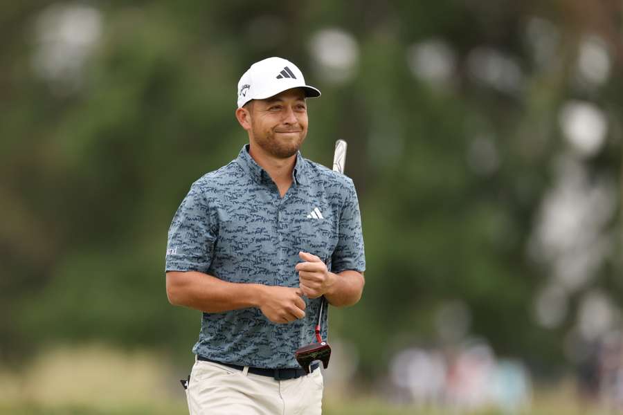 Xander Schauffele na een birdie putt op de tiende