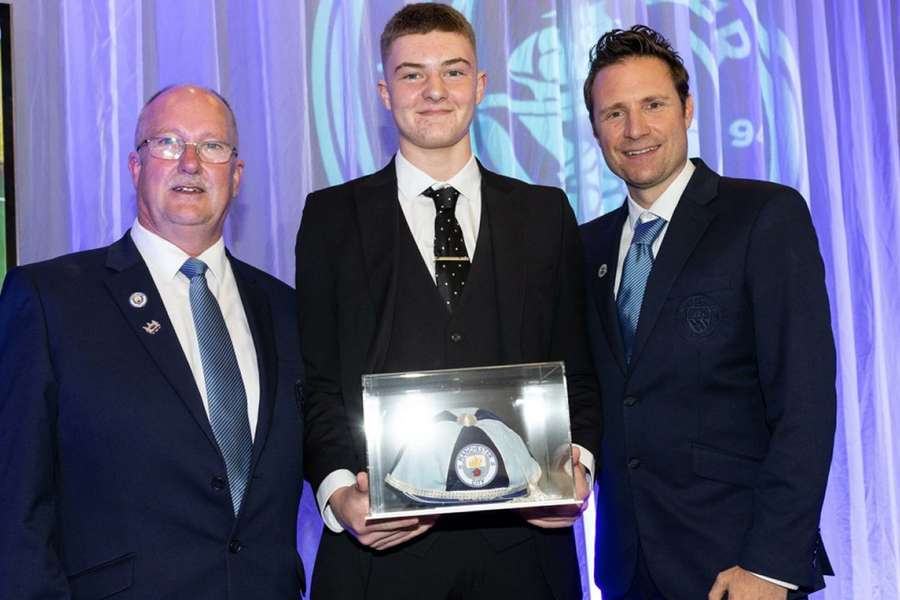 Hibs chief Mackay praises Man City after Vickery sale Hibs chief Mackay praises Man City after Vickery sale