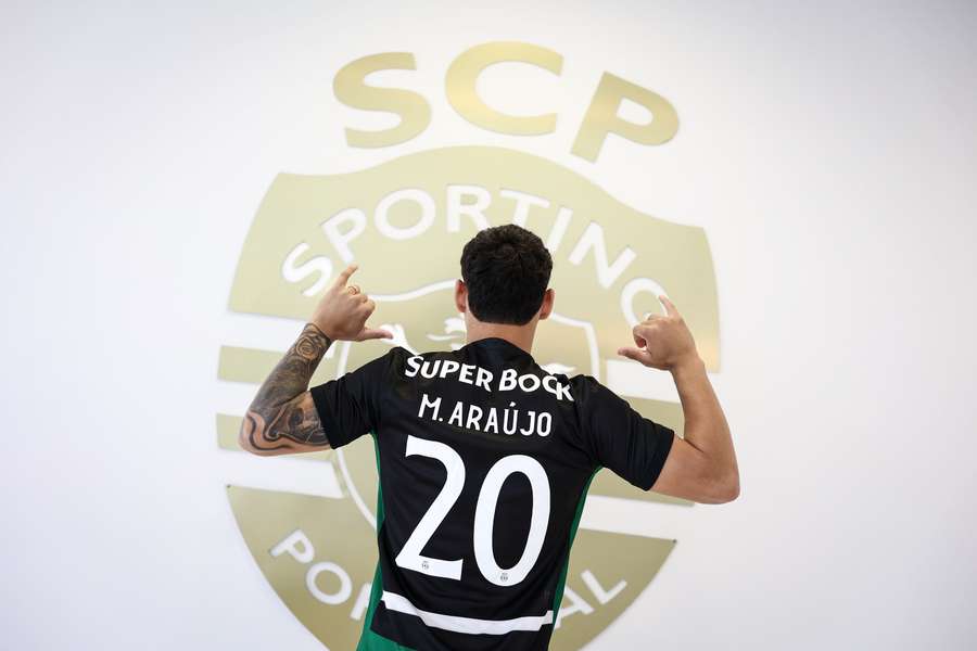 Maxi Araújo vai usar a camisola 20 no Sporting