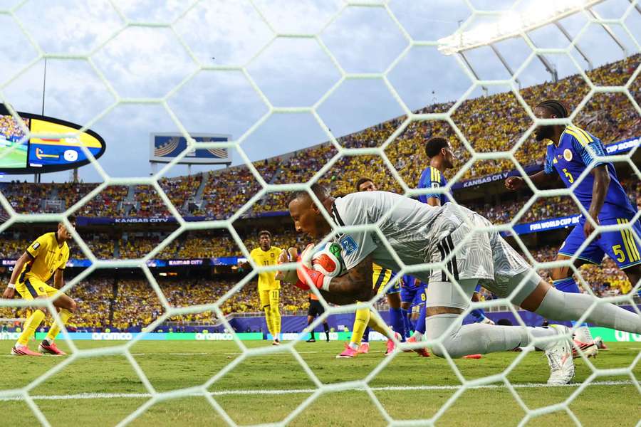 Curacao's Eloy Room made several saves against Ecuador to keep them in the game