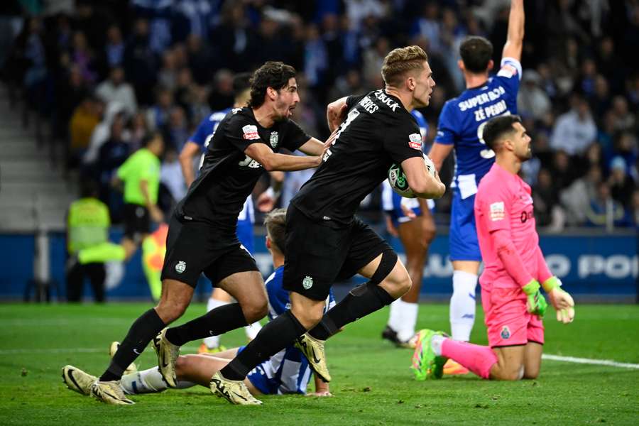 Sporting somou um ponto no Dragão e pode ser campeão no próximo domingo