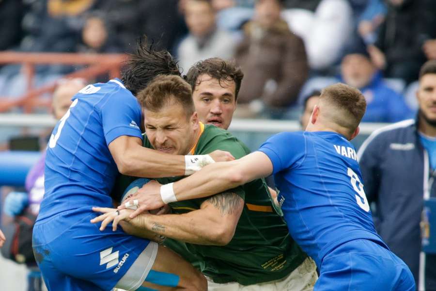 Andre Esterhuizen (C) of South Africa during a match against Italy in November 2022