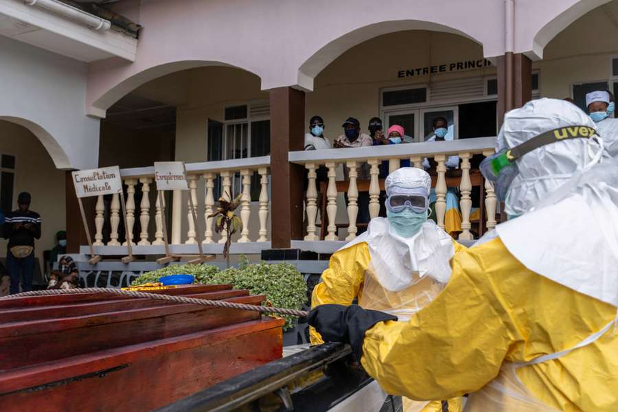 Le Mexique se coordonne avec Ottawa et Washington pour prévenir toute contagion par Ebola