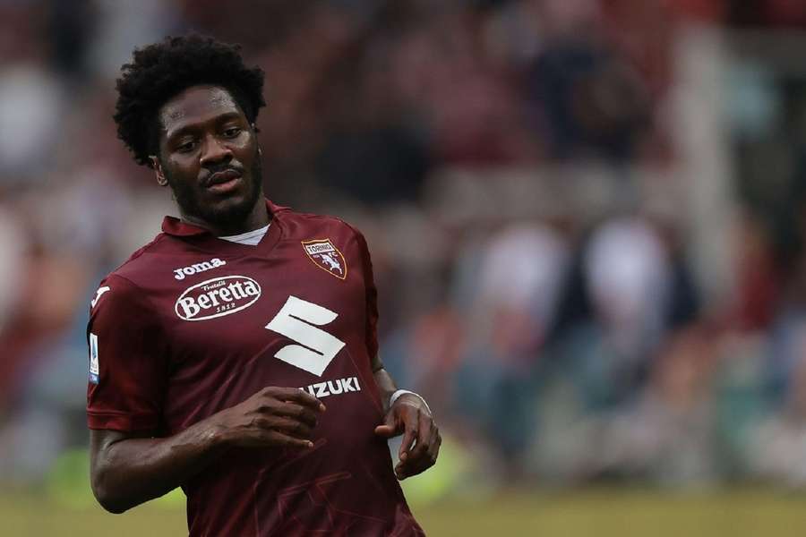 Ola Aina in het shirt van Torino