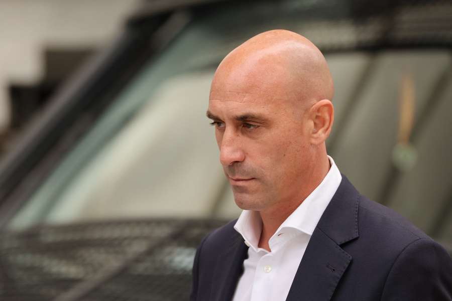 Luis Rubiales eerder vandaag bij de rechtbank in Madrid