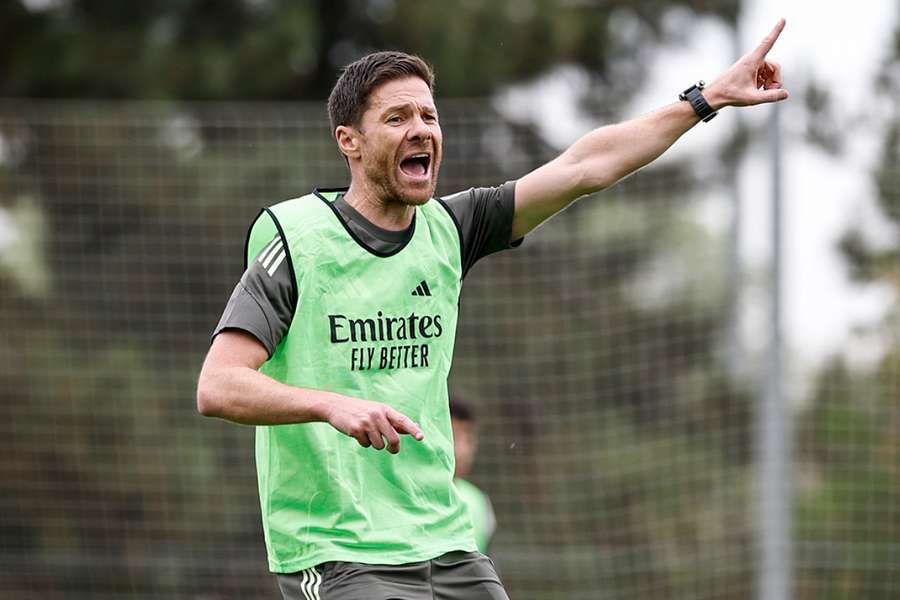 Alonso vai com força máxima para os EUA