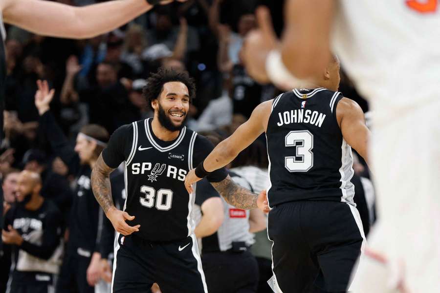 Champagnie hviezdil za San Antonio.