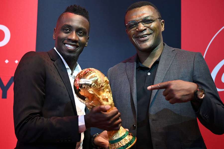 Matuidi et Desailly lors du Fifa World Cup Trophy Tour à Paris le 7 octobre 2022. 