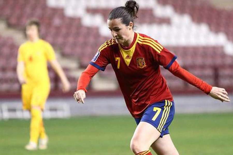 Natalia Pablos a marqué 13 buts en 22 sélections en équipe nationale.