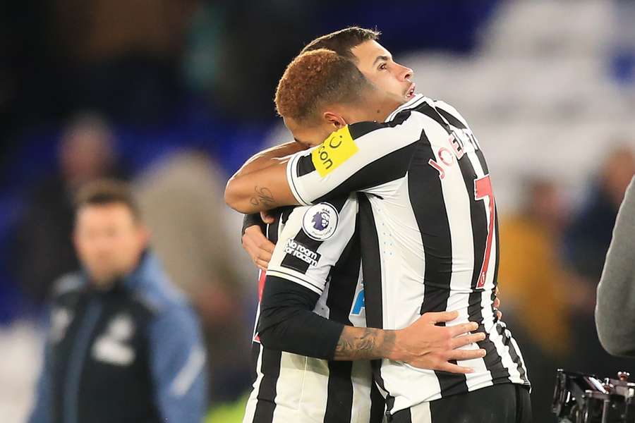 El Newcastle consigue su novena victoria en la Premier