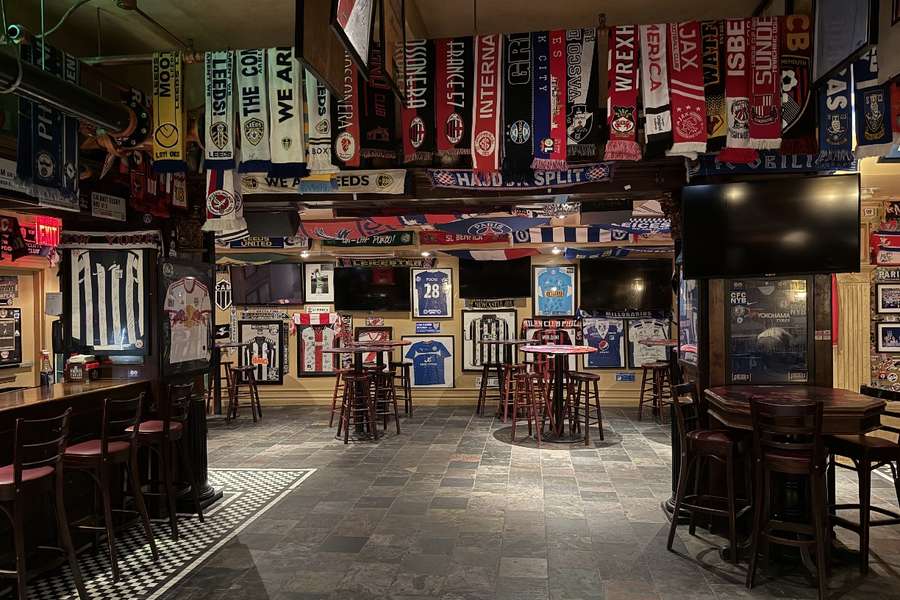 O Legends Bar já foi eleito o segundo melhor Sports Bar de Nova York O Legends Bar já foi eleito o segundo melhor Sports Bar de Nova York