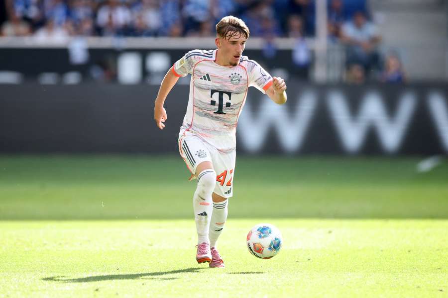 Lennart Karl kam gegen die TSG Hoffenheim zu seinem ersten BL-Startelfeinsatz