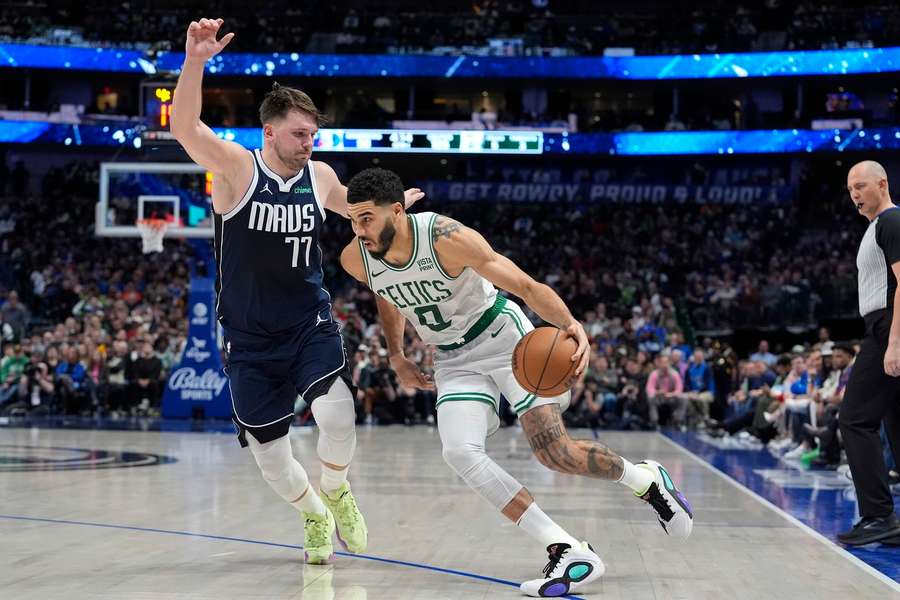 Luka Dončič a Jayson Tatum se střetnou v boji o titul v NBA.