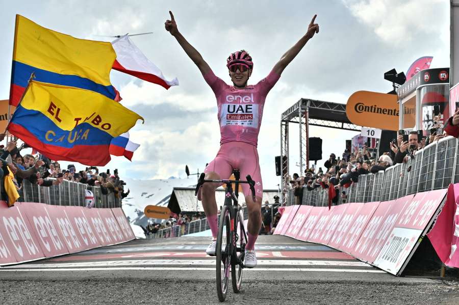 Tadej Pogacar Pogacar wygrał królewski etap Giro d'Italia umocnił się na pozycji lidera