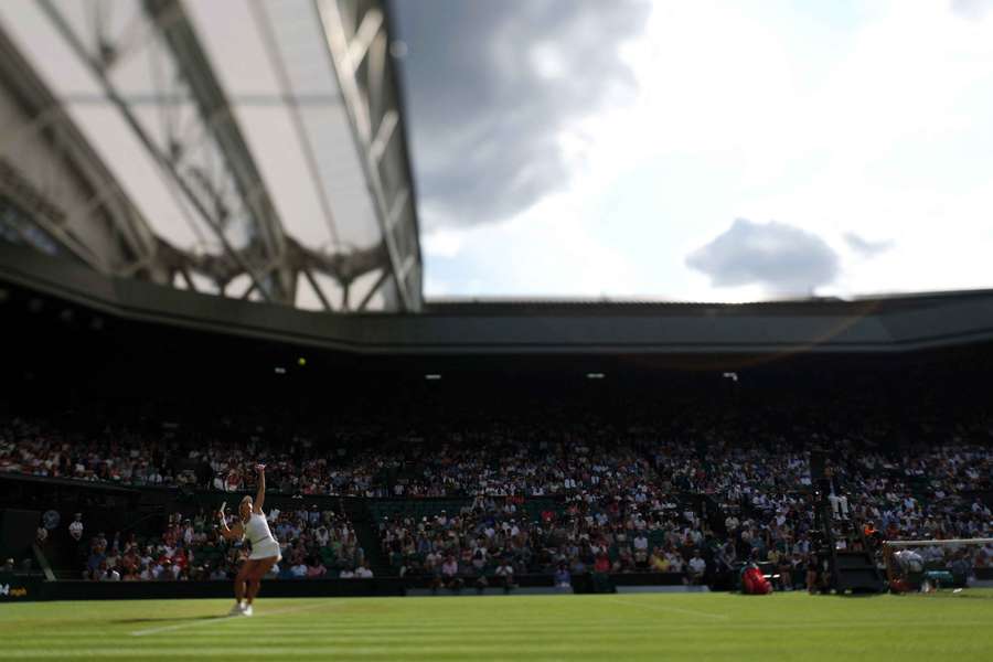 Tenis Flash: Świątek gra o czwartą rundę Wimbledonu. W akcji także Sinner i Djoković