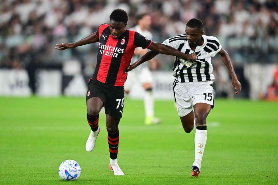 Cisse in azione col Milan Cisse in azione col Milan