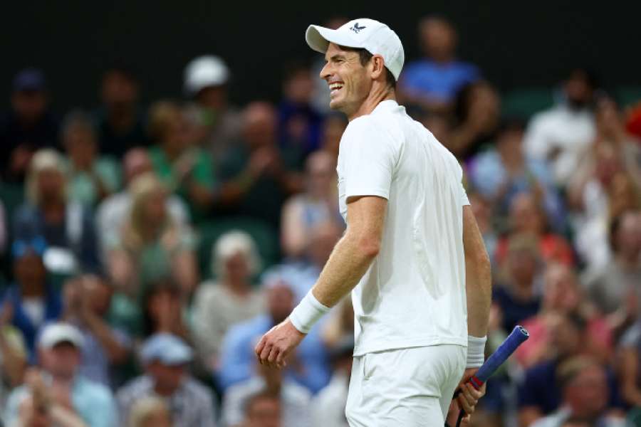 Murray rolls back the years and sets up box office finale to the second round of Wimbledon.
