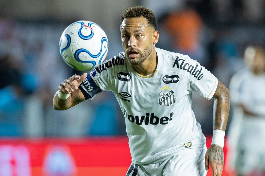 Após ser decisivo na Sul-Americana, Neymar agora mira o Vasco Após ser decisivo na Sul-Americana, Neymar agora mira o Vasco