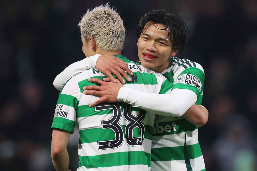 Daizen Maeda e Reo Hatate foram os astros do Celtic na noite desta quarta-feira