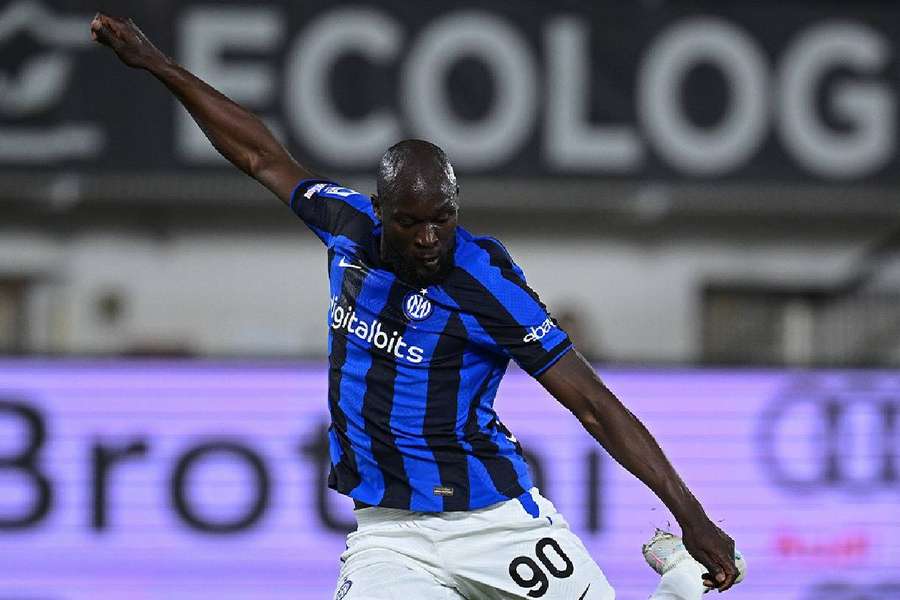 Lukaku fez o gol da Inter cobrando pênalti