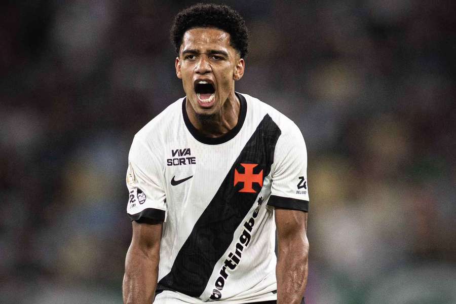 Brenner fez os dois gols da vitória vascaína Brenner fez os dois gols da vitória vascaína