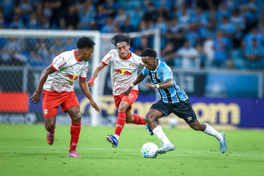 Empate prevaleceu no Arena do Grêmio, em Porto Alegre