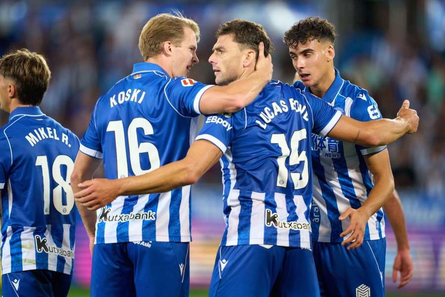 Koski felicita a Lucas Boyé por su gol