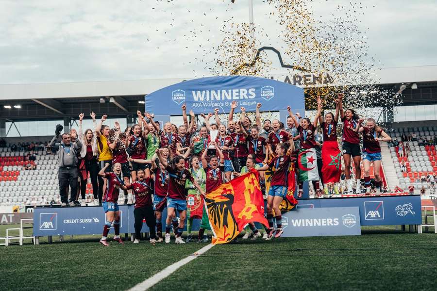 Joana Marchão fête le titre de championne d'Europe