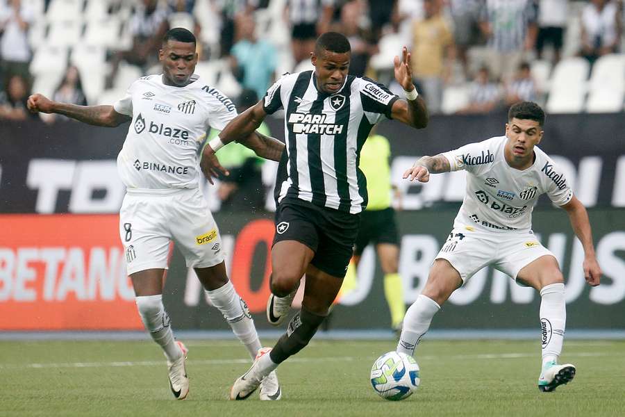 Jogadores da Espanha superam o cansaço para vencer a Liga das Nações contra  a Croácia