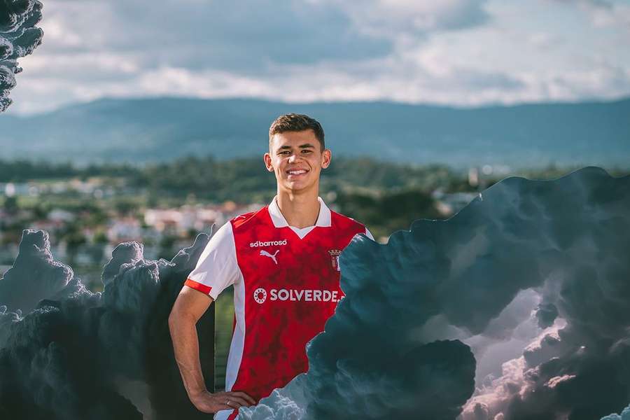 Gabriel Moscardo oficializado no SC Braga