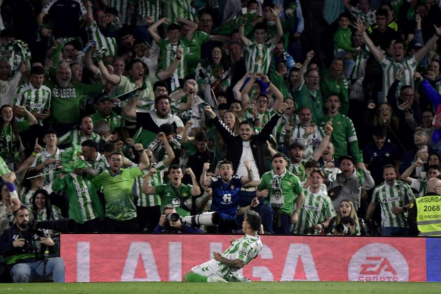 Le Betis s'impose dans le derby et rêve de Ligue des champions (2-1)