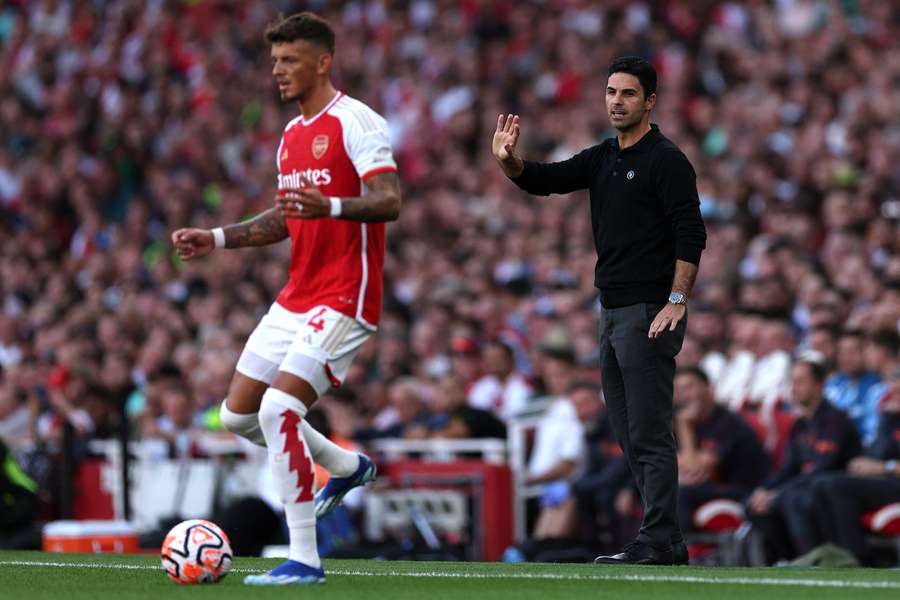 Arsenal's Spanish manager Mikel Arteta gestures on the touchline