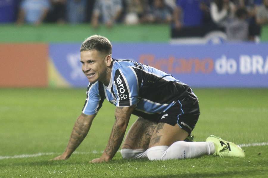 Soteldo até tentou, mas não conseguiu levar o Grêmio à vitória