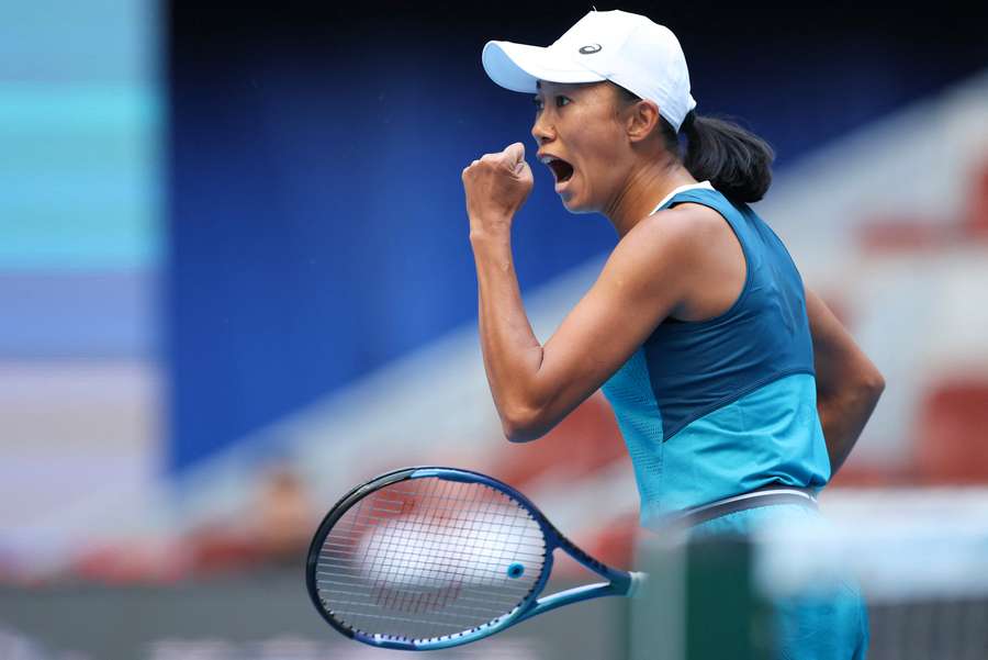 Zhang beat Kessler in straight sets