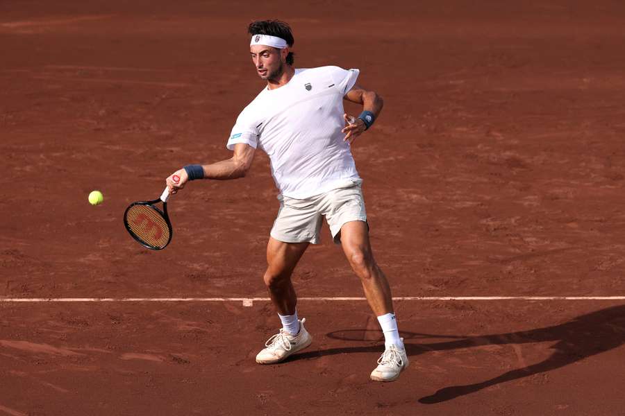 Tirante golpea la bola Tirante golpea la bola