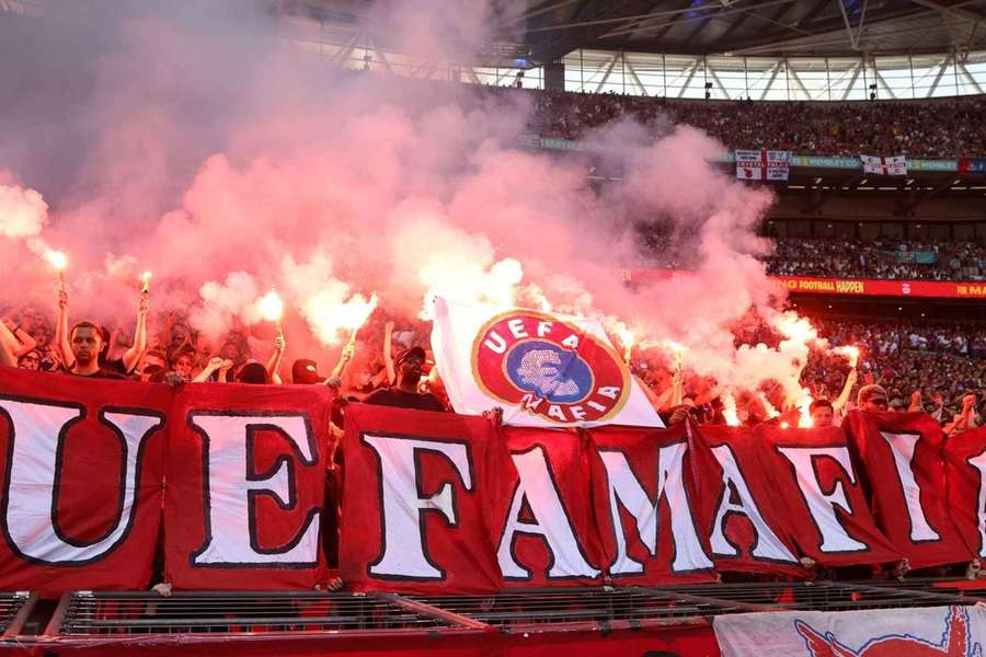 Fans des Vereins hatten während des Community Shields gegen die UEFA protestiert