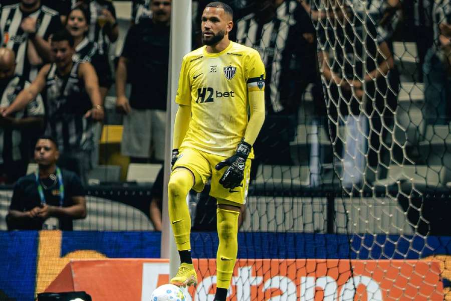 Everson jogou clássico contra o Cruzeiro com fissura no pé 
