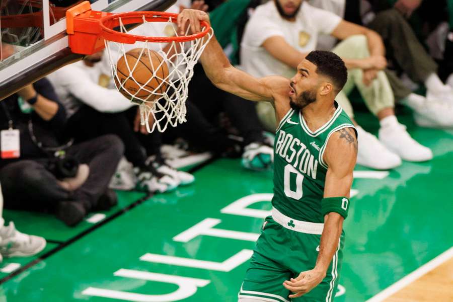 Piąta w sezonie wygrana obrońców tytułu Boston Celtics. Komplet zwycięstw Cavaliers