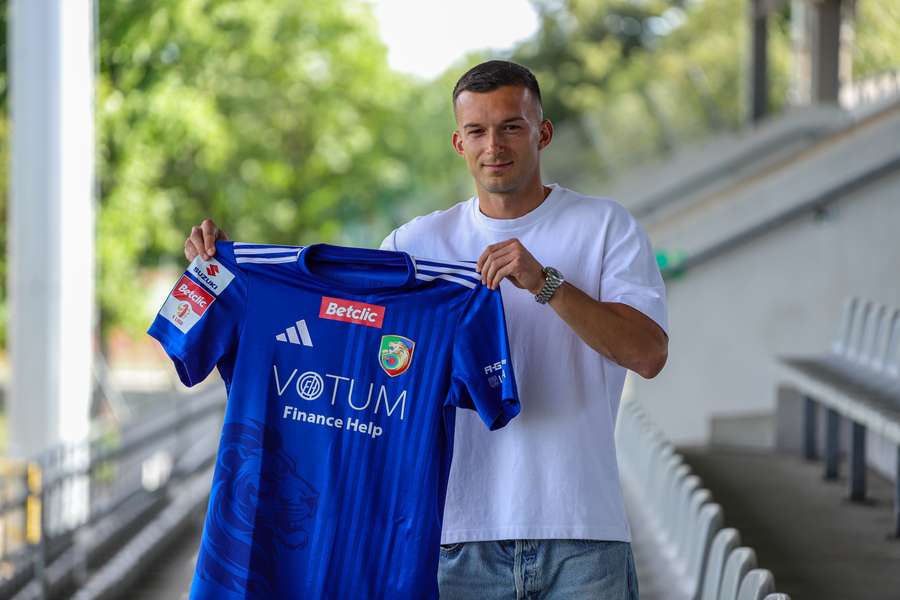Zvonimir Petrović opuszcza Arkę. Miedź wzmacnia się po nieudanym starcie sezonu