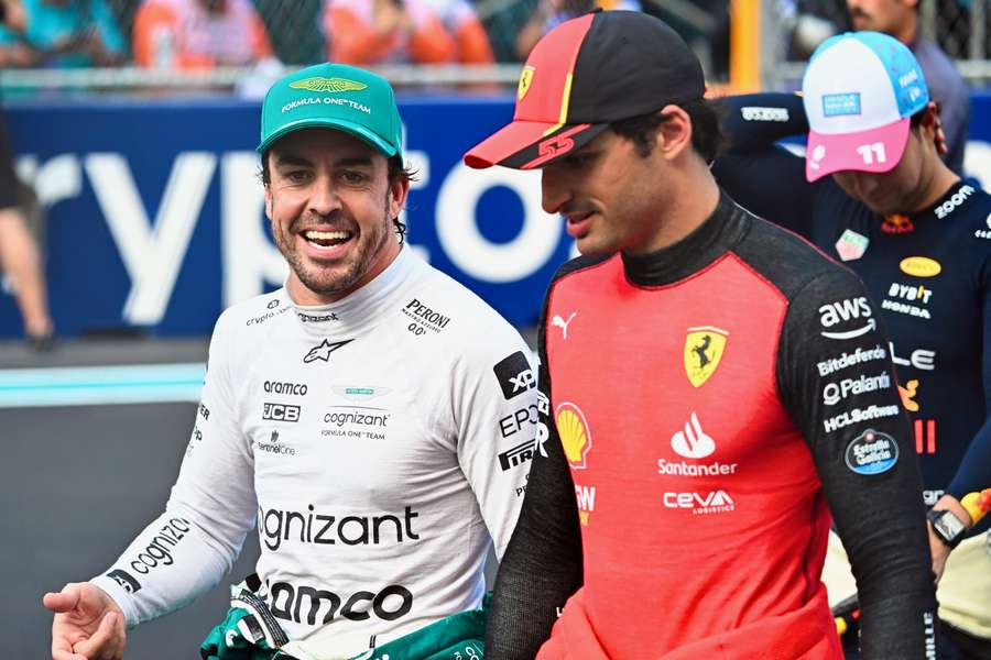 Fernando Alonso hat sein lächeln zurück: "Ich habe mich nicht verändert, Aston Martin hat mich komplett verändert."