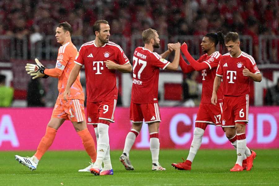 LIVE Bayern Munchen - Stuttgart LIVE Bayern Munchen - Stuttgart