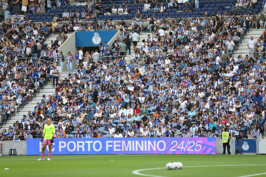 Equipa feminina vai ter casa bem composta no Dragão