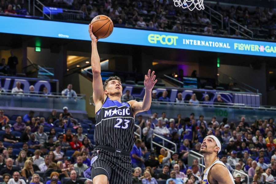 Tristan da Silva auf dem Weg zum Korb für Orlando Magic Tristan da Silva auf dem Weg zum Korb für Orlando Magic