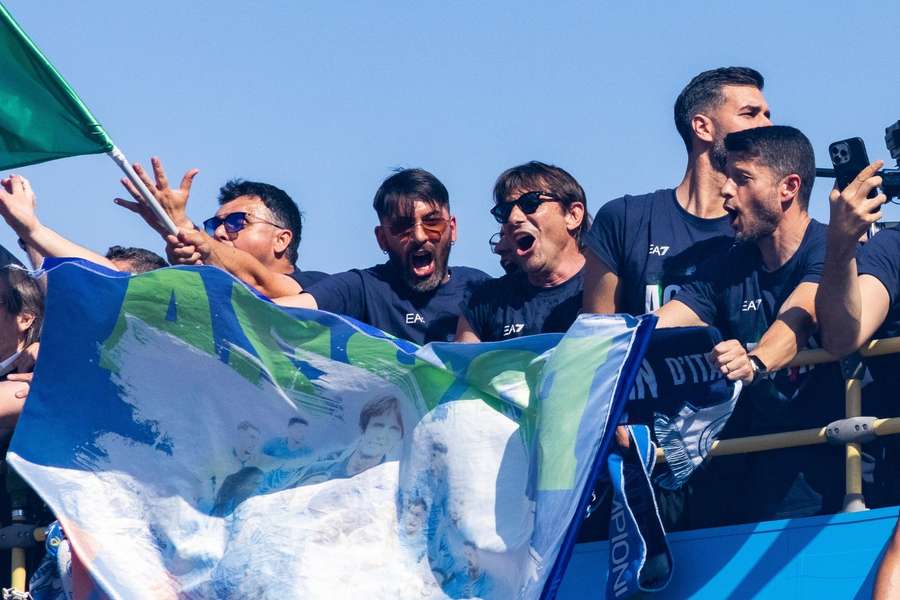 Conte lauds 'extraordinary' Serie A title win amid Napoli exit rumours