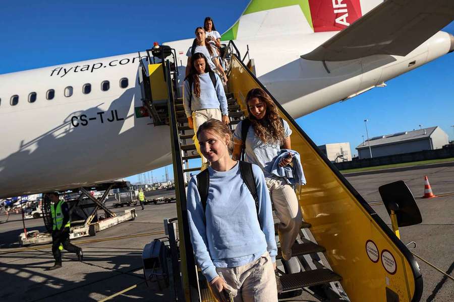 A chegada das jogadoras do Sporting a Copenhaga