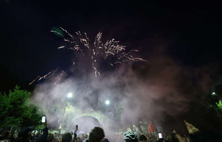 Arsenal fans celebrate Premier League title