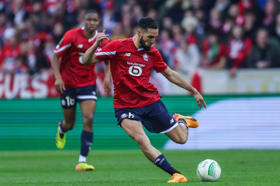 Nabil Bentaleb sous le maillot de Lille avant d'être contraint de mettre sa carrière de côté.